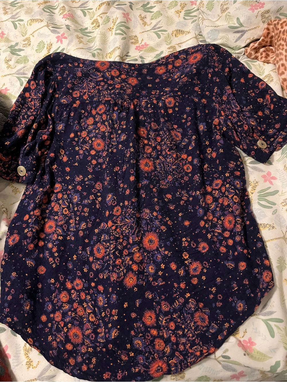 Maeve for Anthropologie Navy Floral Button-Front Rayon/silk blouse - Picture 3 of 6